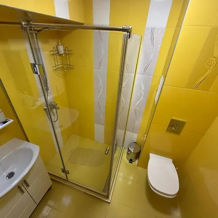 Апартаменти Two-bedroom In The Heart Of Burgas, Bogoridi Street
