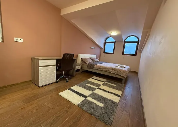 Two-bedroom In The Heart Of Burgas, Bogoridi Street Бургас